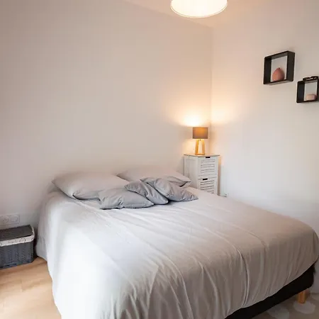 Maison St Brice, Proche Et Commerces Feriehus Ares