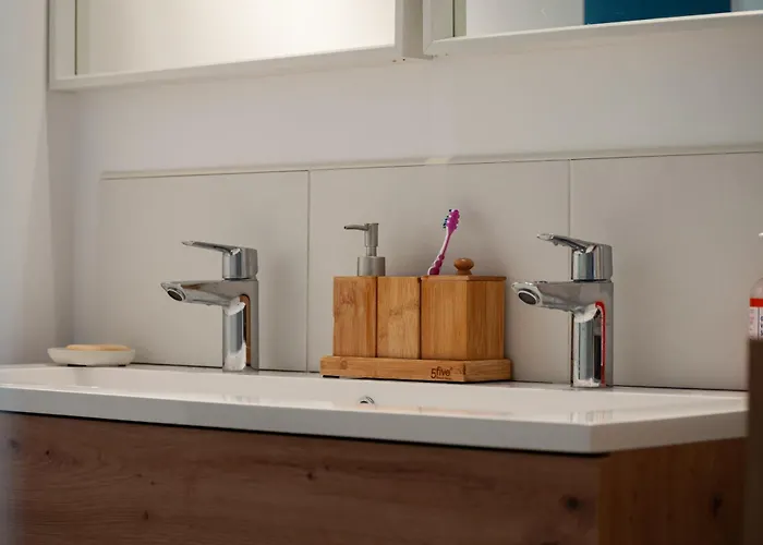 Maison St Brice, Proche Et Commerces * Ares